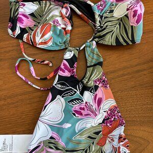 Roxy Beach Classics Fashion One Piece Swimsuit - XS, New with Tags